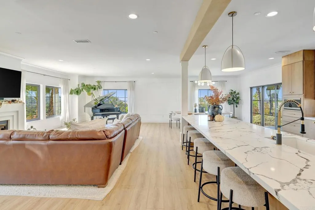 https://cdn.realtyfeed.com/cdn/127/306563839/36f98679d3bdc656ae2832b7991a222b.webp