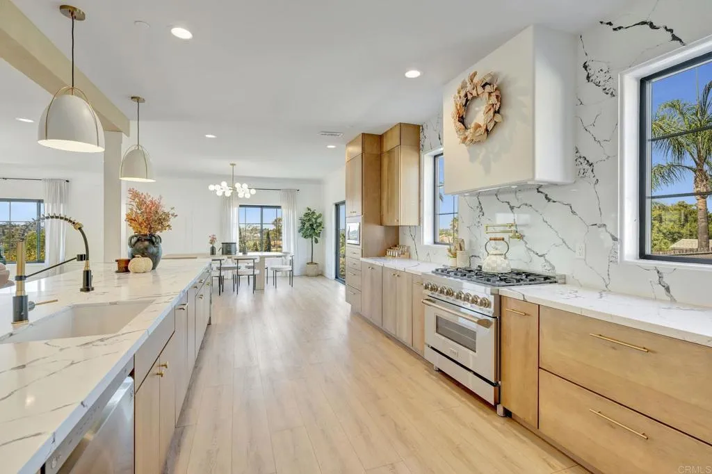 https://cdn.realtyfeed.com/cdn/127/306563839/b70825e8d59c7c02c261baf9a751396c.webp