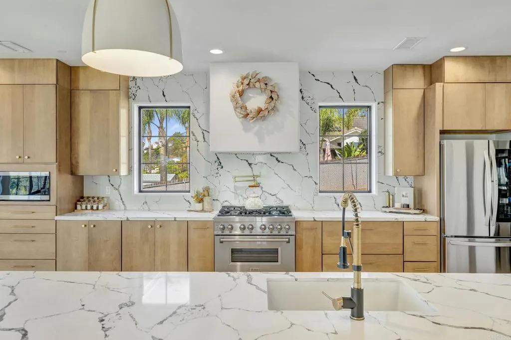 https://cdn.realtyfeed.com/cdn/127/306563839/cb700e2049d0074084d297667a84e25c.webp