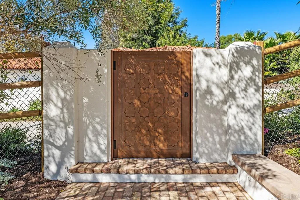 https://cdn.realtyfeed.com/cdn/127/306563885/63883b12d6737e3d9777a966f55a33c7.webp