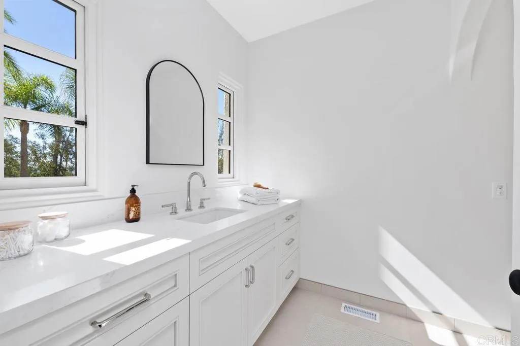https://cdn.realtyfeed.com/cdn/127/306563885/ac96792800bb056a0a3ba8792a1e7061.webp