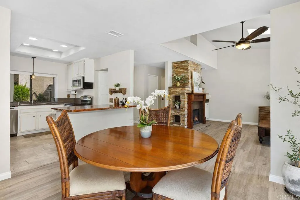 https://cdn.realtyfeed.com/cdn/127/306563887/39de061c30577edcfe2953f6769c95ad.webp