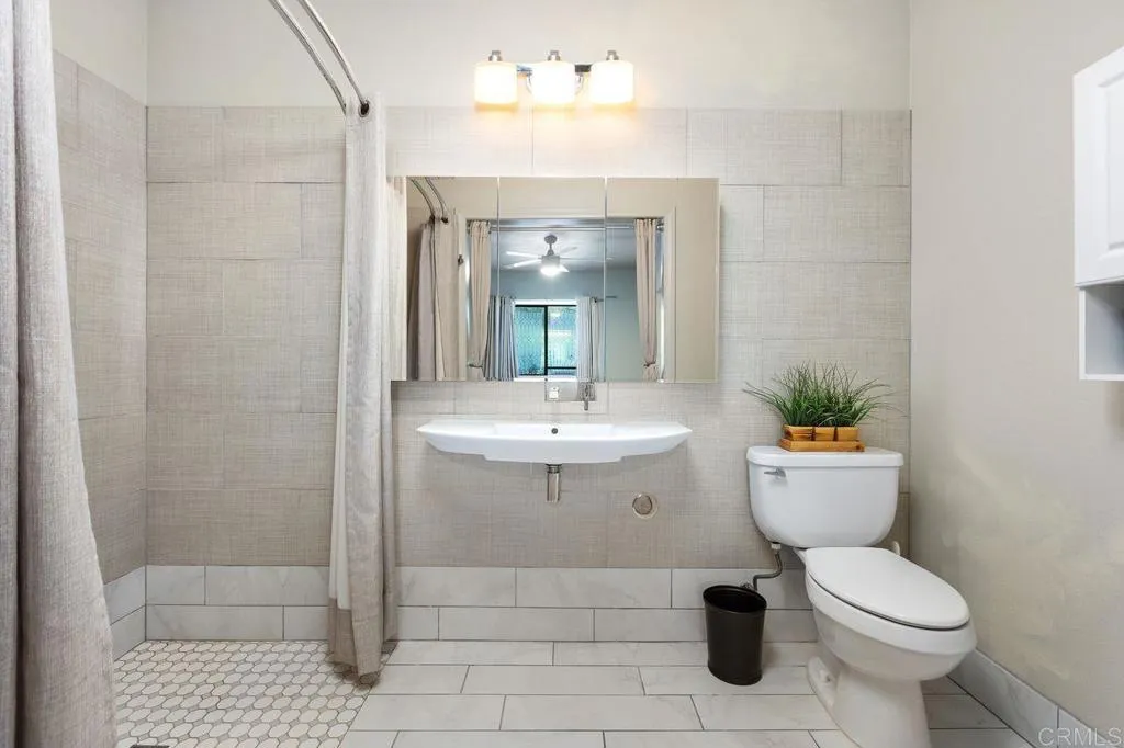 https://cdn.realtyfeed.com/cdn/127/306563887/b93ad00c4baba96e8d083789f65b8df7.webp