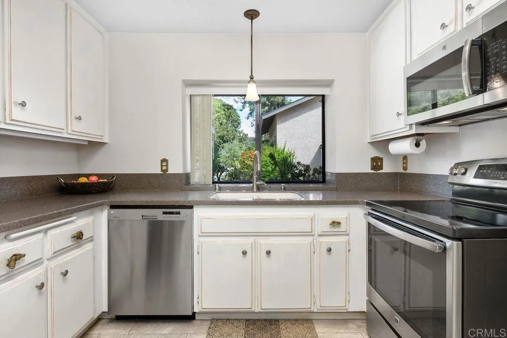 https://cdn.realtyfeed.com/cdn/127/306563887/cd34afdf56a767a207d185f3642abb67.webp