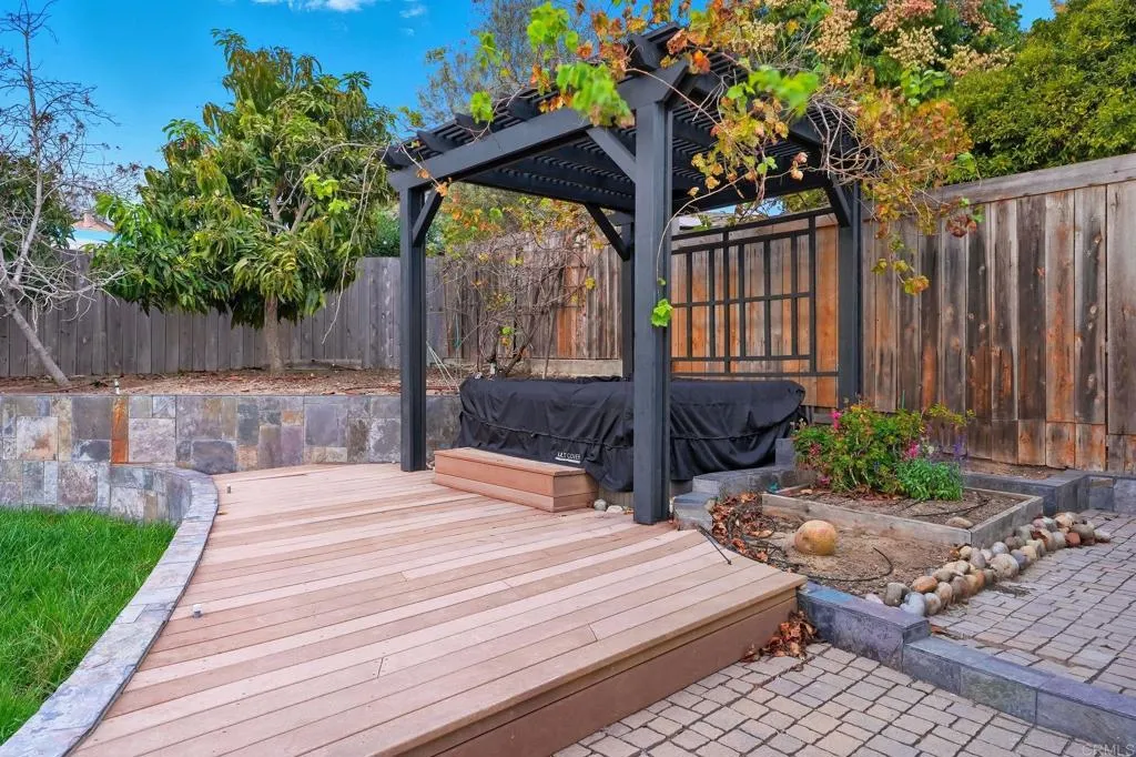 https://cdn.realtyfeed.com/cdn/127/306563890/481c1458c3ec83d143e191990b207ff5.webp