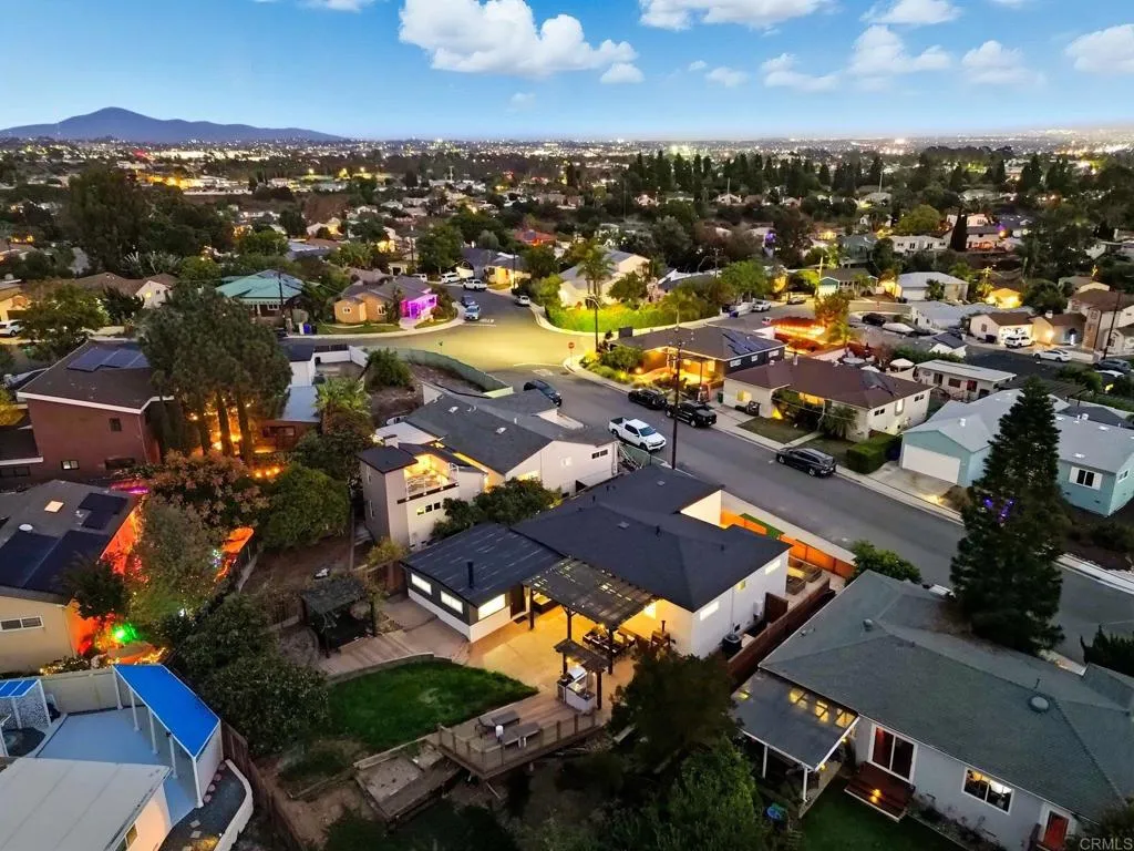 https://cdn.realtyfeed.com/cdn/127/306563890/49d35de6a33d6ed4b2cc05887d591a77.webp