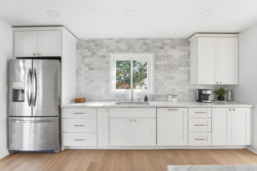 https://cdn.realtyfeed.com/cdn/127/306563890/9e340982f44da615f39dde5925a42d54.webp