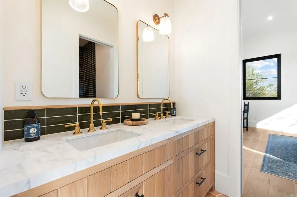 https://cdn.realtyfeed.com/cdn/127/306563912/acdde6d1c438ebb1ff6fcbfc57f4db8d.webp