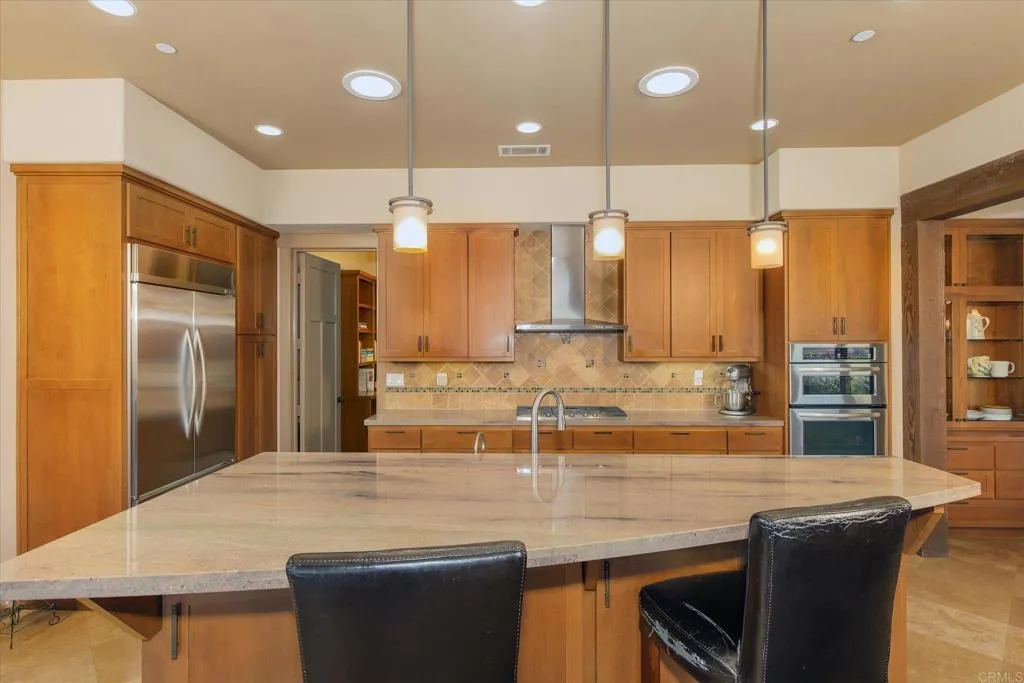 https://cdn.realtyfeed.com/cdn/127/306563942/1b58c7fdbd6597ef24f2de868c1c57dd.webp
