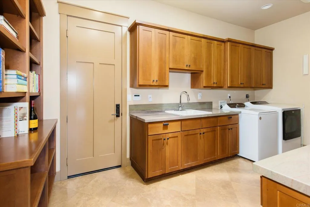 https://cdn.realtyfeed.com/cdn/127/306563942/359d4907b5a34d48e48497f1de048ec2.webp
