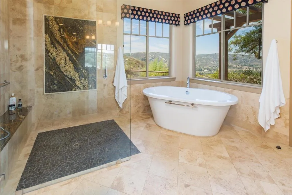 https://cdn.realtyfeed.com/cdn/127/306563942/85657cf5532aef7cb9fb1f3b586e6b8e.webp