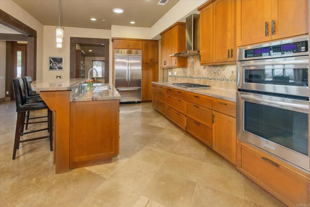 https://cdn.realtyfeed.com/cdn/127/306563942/fcdaf0126bf4611f788b761fb18c21a2.webp