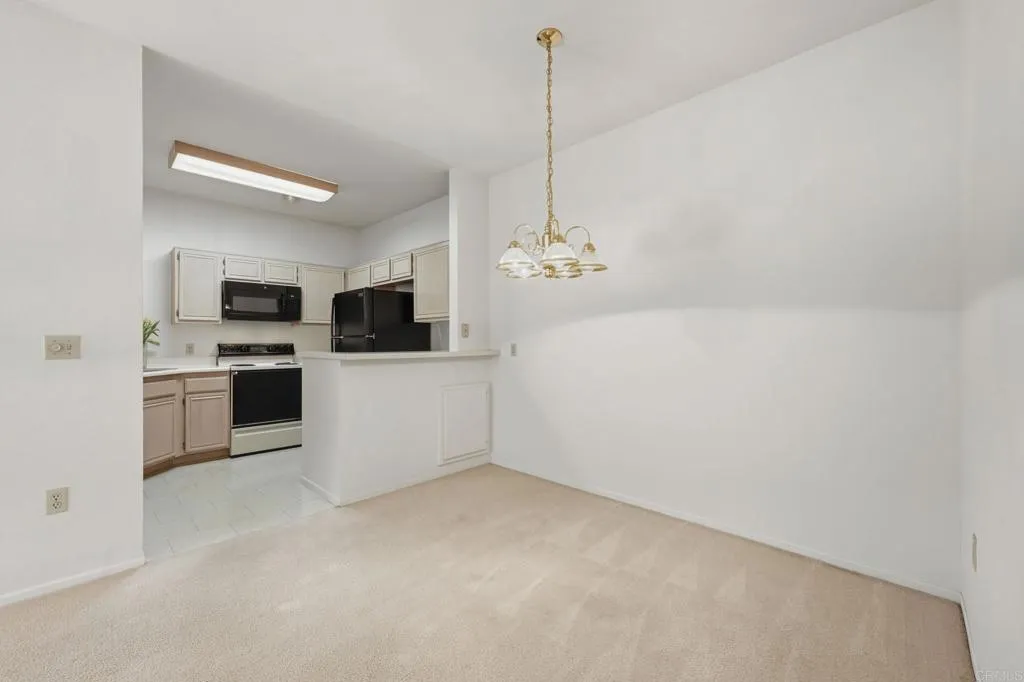 https://cdn.realtyfeed.com/cdn/127/306563944/0ac6a1eb70bf62572045308e0c8f4439.webp