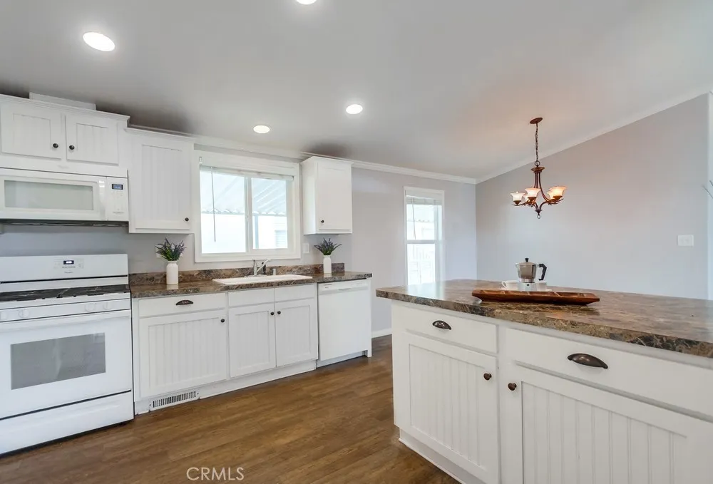 https://cdn.realtyfeed.com/cdn/127/306563985/3ccc4f7ae34b3e6732cd3d15df1168cb.webp