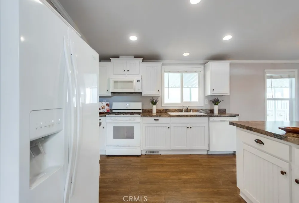 https://cdn.realtyfeed.com/cdn/127/306563985/6b96043230ab26585f74337af5969ea8.webp