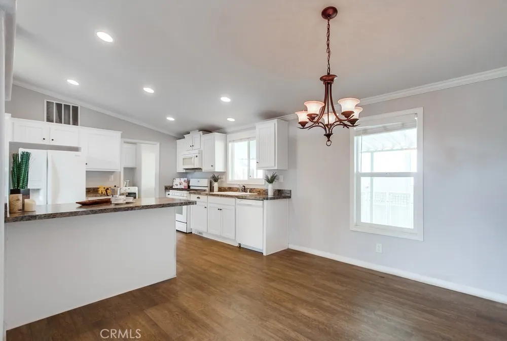 https://cdn.realtyfeed.com/cdn/127/306563985/d55b09c3e61b728068615d3f4cdc227c.webp