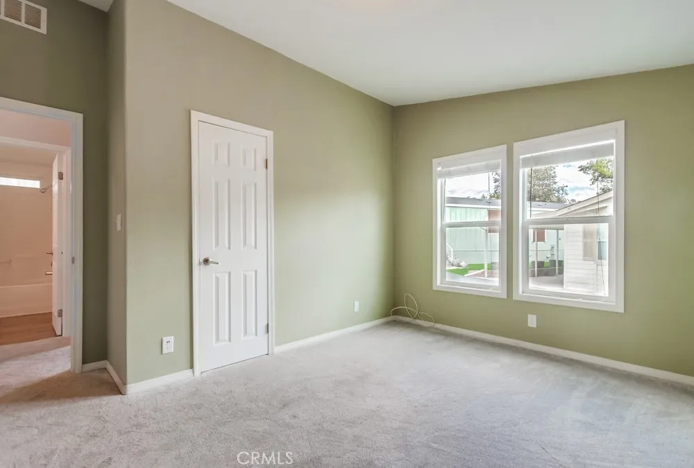 https://cdn.realtyfeed.com/cdn/127/306563985/e5fb9f7a03ede6dd4e94aa8731129aab.webp