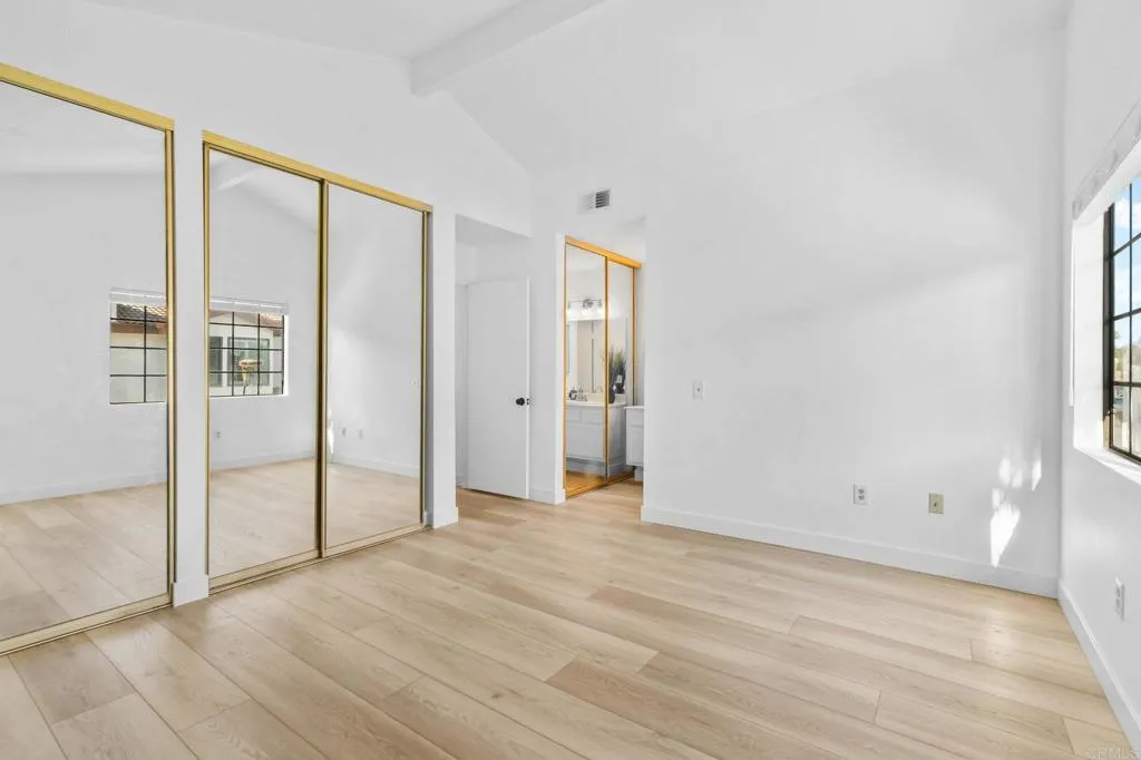 https://cdn.realtyfeed.com/cdn/127/306564044/fe1488697aa022252f9ebe7d24583fcc.webp