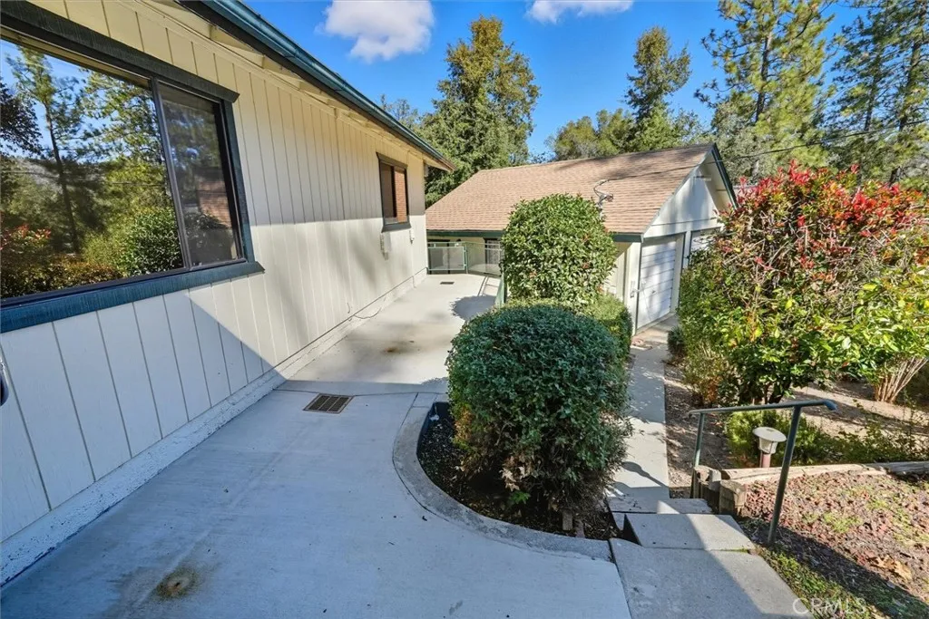 38040 Wortham, Oakhurst, CA 93644 - Photo 5 of 54, Oakhurst, CA