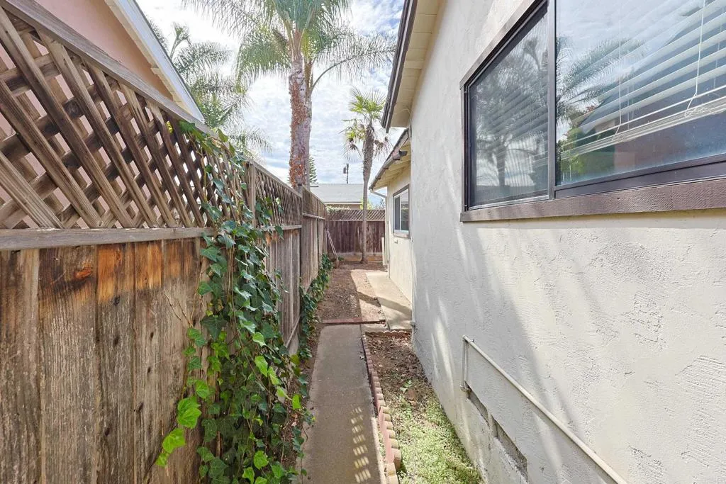 https://cdn.realtyfeed.com/cdn/127/306564202/35bc5beb9e9ce007f2b83565bf15a330.webp