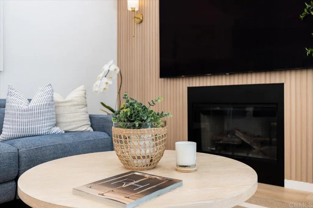 https://cdn.realtyfeed.com/cdn/127/306564205/2b2c5630dfa42f538cd815e11d8d64e6.webp