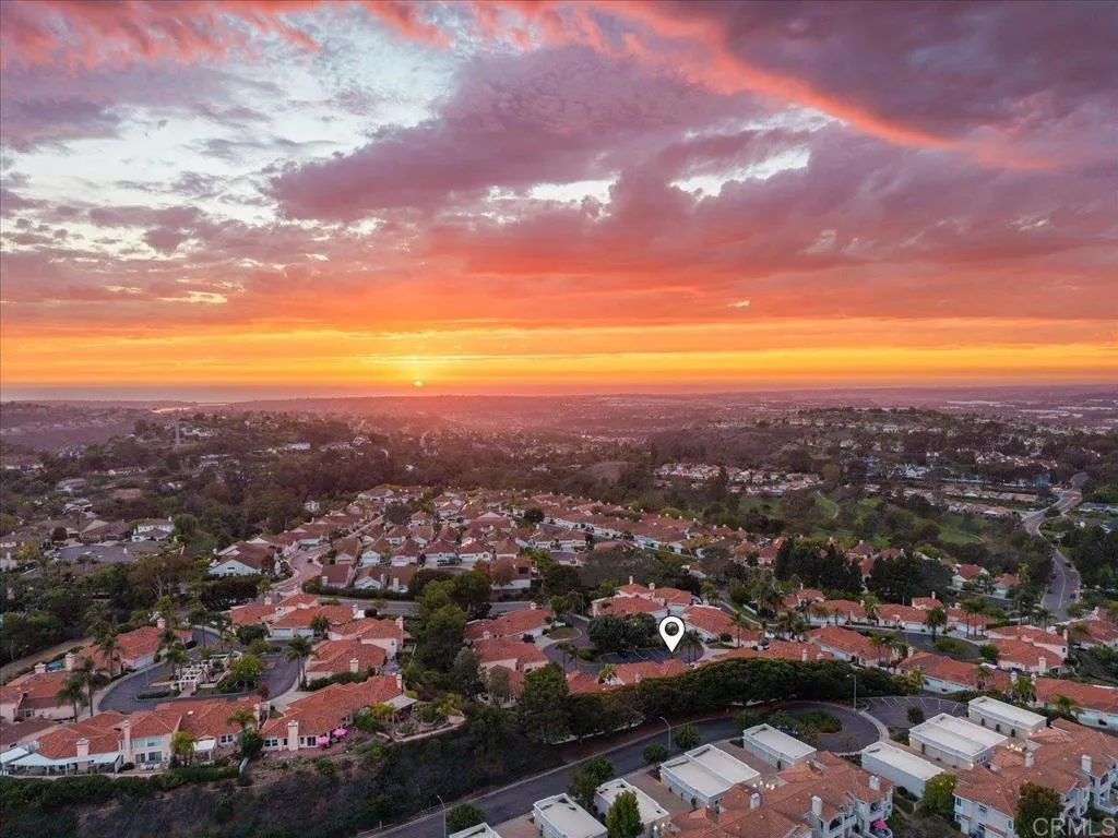 https://cdn.realtyfeed.com/cdn/127/306564205/bacdedbaedd48210893d6e16bc7d1cba.webp