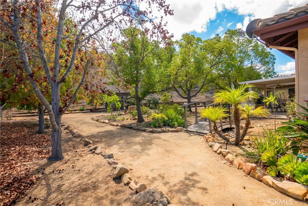 https://cdn.realtyfeed.com/cdn/127/306564307/950abbcf6a9be14f636217a77dd99104.webp
