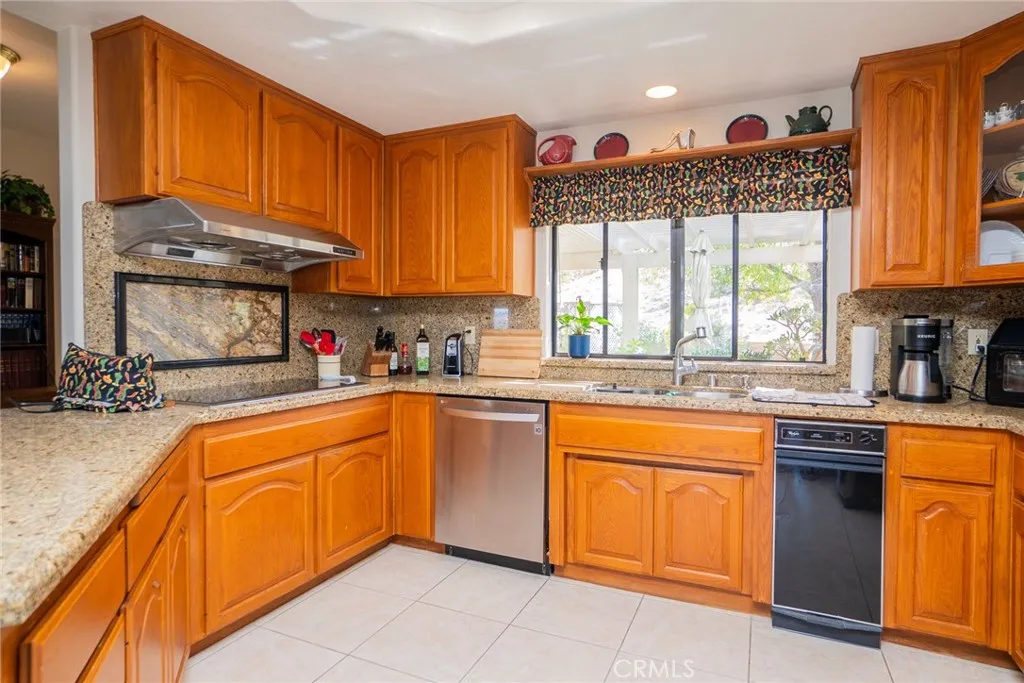 https://cdn.realtyfeed.com/cdn/127/306564307/dfdc0e7ec8a3562f0078a8a0377795a8.webp