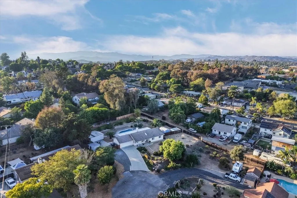 https://cdn.realtyfeed.com/cdn/127/306564348/73310ae5de46d40457cd9d828eccea73.webp