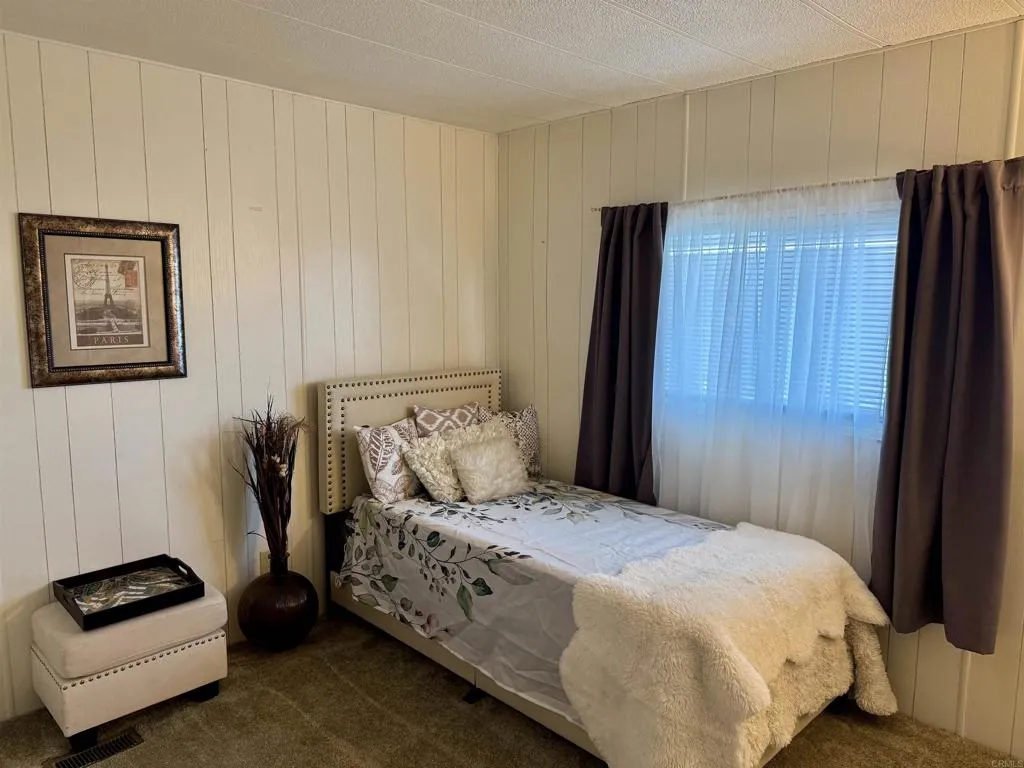 https://cdn.realtyfeed.com/cdn/127/306564383/7d2b4faaae363c43da8cd2bc64e6bfb4.webp