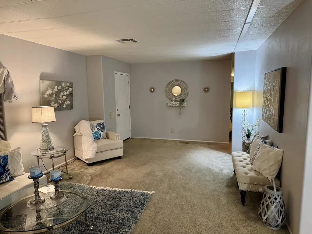 https://cdn.realtyfeed.com/cdn/127/306564383/95c927b855100aaef930a49c360c5f56.webp