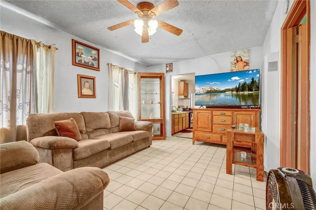 2118 Hickory Street, Santa Ana, CA 92707 - Photo 4 of 19, Santa Ana, CA