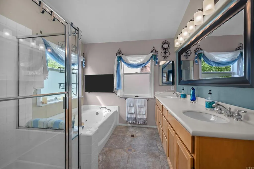 https://cdn.realtyfeed.com/cdn/127/306564439/4e1c52090d2ecec94a3d31b49e40e758.webp
