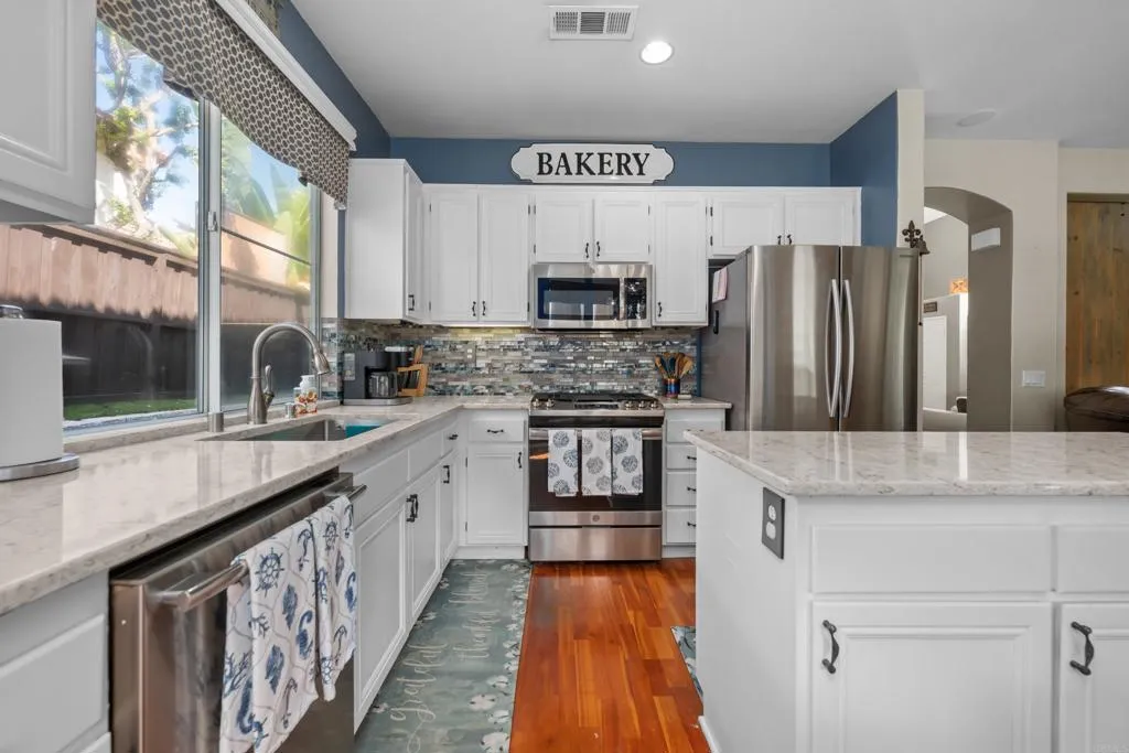 https://cdn.realtyfeed.com/cdn/127/306564439/eac95f73eda8d15e9b0895ab5e725ba2.webp