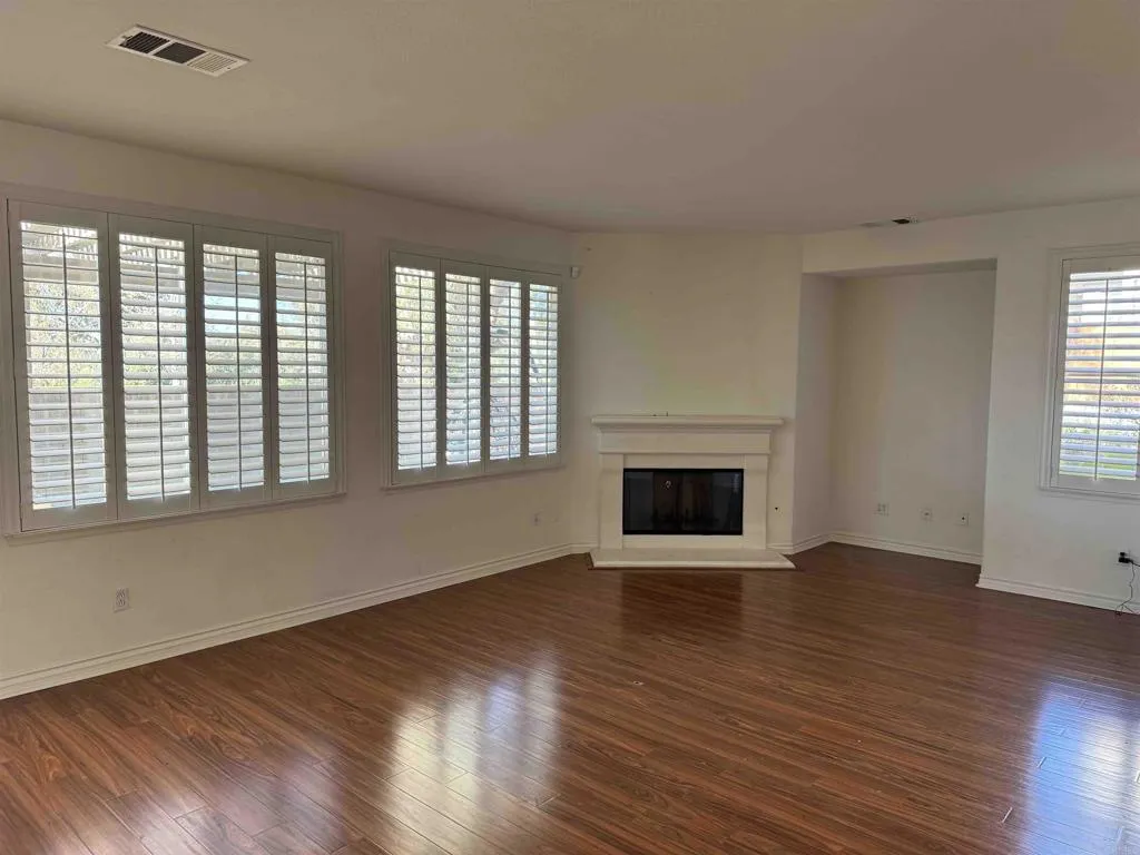 https://cdn.realtyfeed.com/cdn/127/306564464/697a648e1274c30c3d75849128a8b517.webp