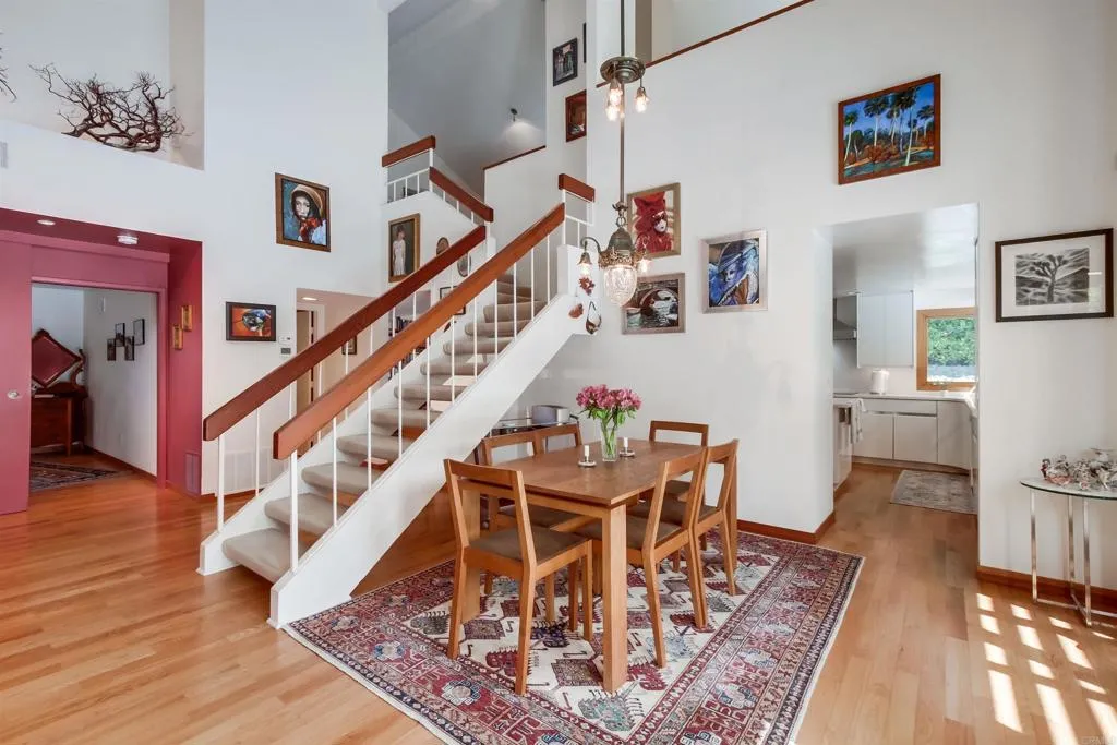 https://cdn.realtyfeed.com/cdn/127/306564470/1dd5ee51f4eb2809f1639b6d1161eab9.webp