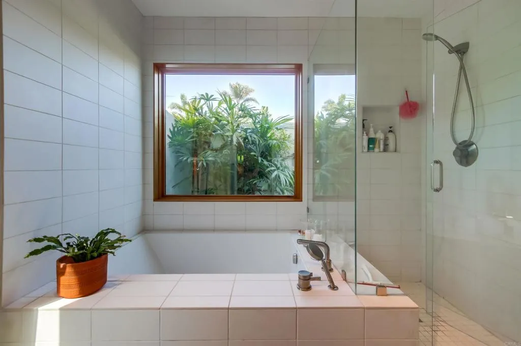 https://cdn.realtyfeed.com/cdn/127/306564470/22d430398a71c72c40d525eb82398c8f.webp