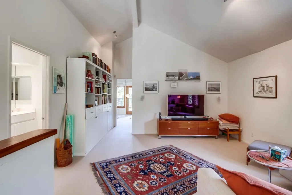 https://cdn.realtyfeed.com/cdn/127/306564470/2a8814c9d073a8d48988f0759e48ee86.webp