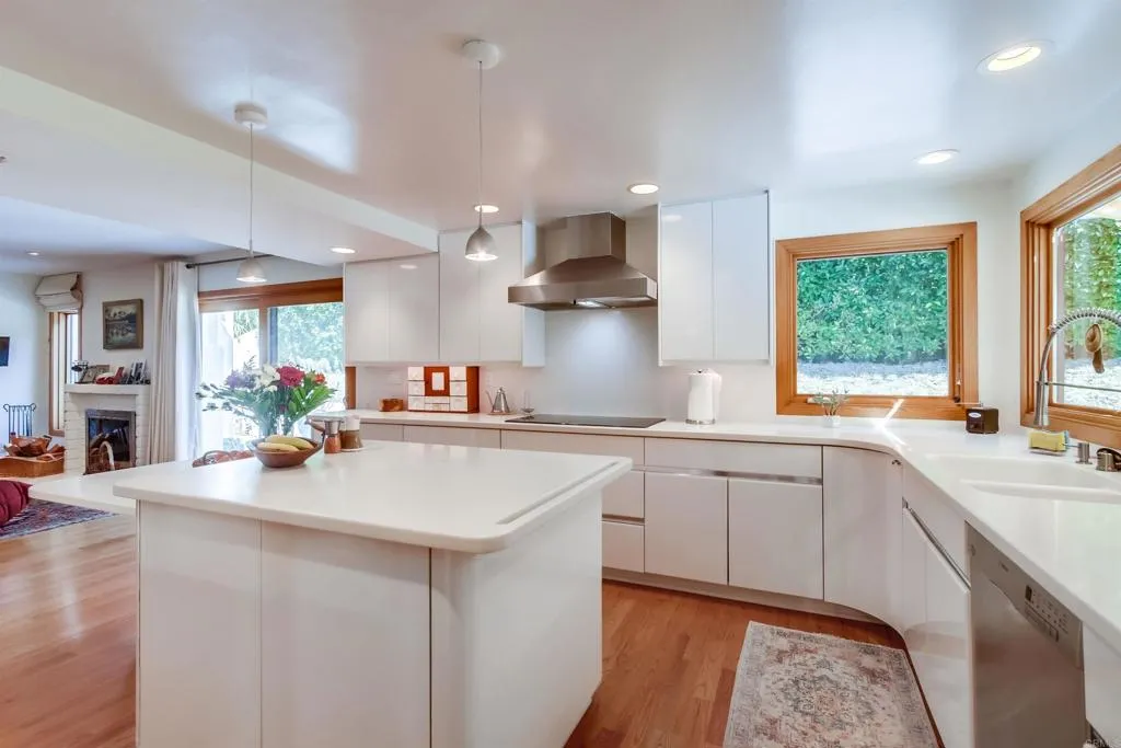 https://cdn.realtyfeed.com/cdn/127/306564470/31d1ca350de6e139a27d990a93bf321b.webp