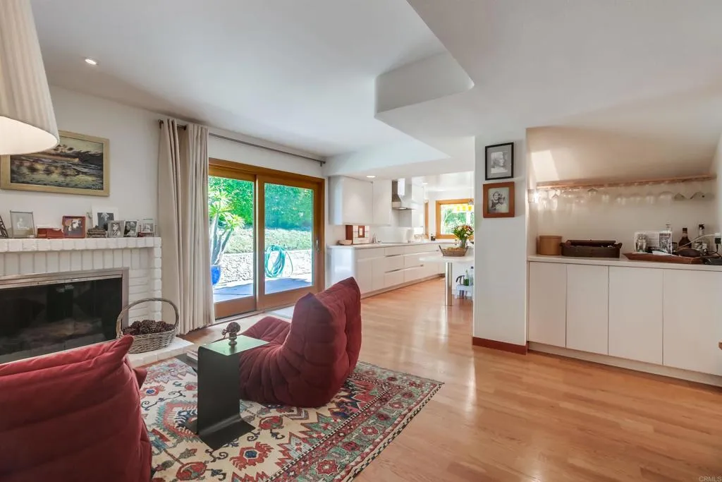 https://cdn.realtyfeed.com/cdn/127/306564470/4611f389804091920eeca534de04acca.webp