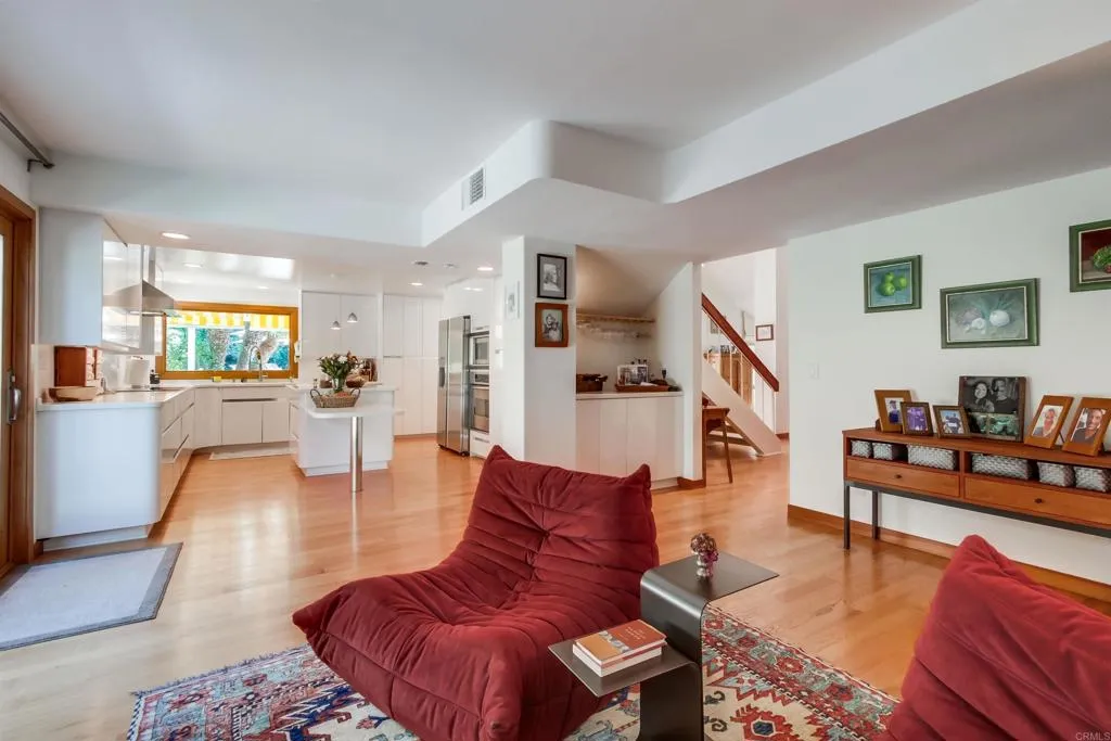 https://cdn.realtyfeed.com/cdn/127/306564470/9bfaff5a57b51685fc3dcd19141a724f.webp