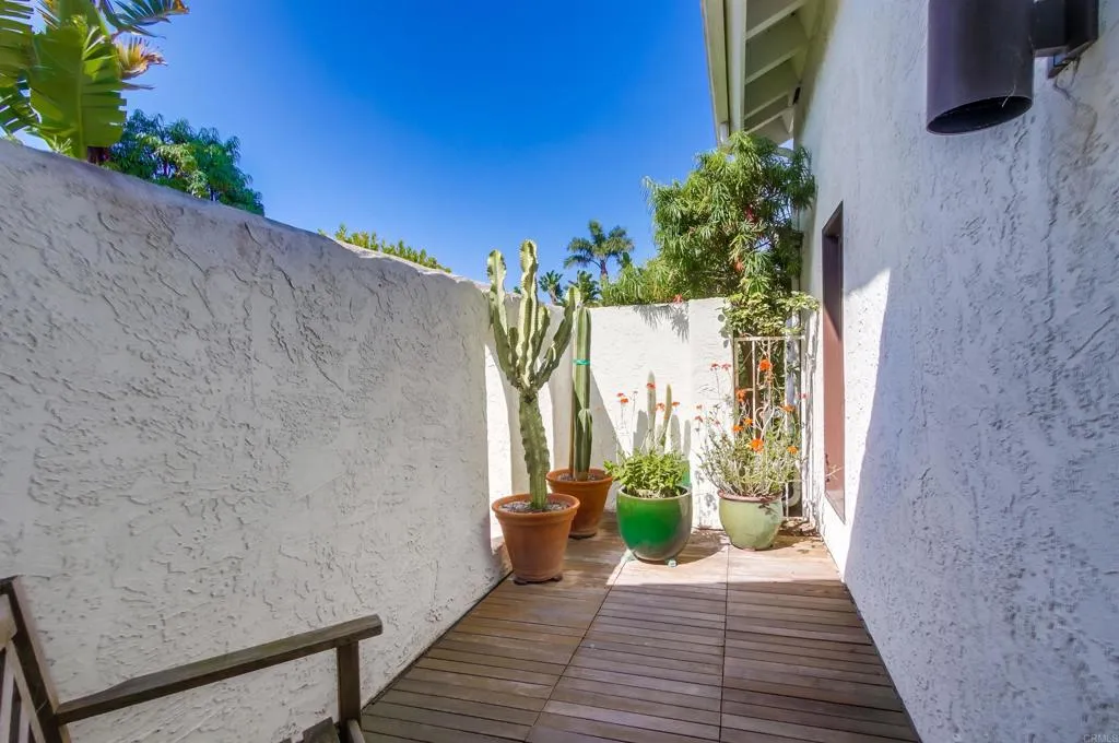 https://cdn.realtyfeed.com/cdn/127/306564470/d8039102528d23358a86d4a12c6d1a45.webp