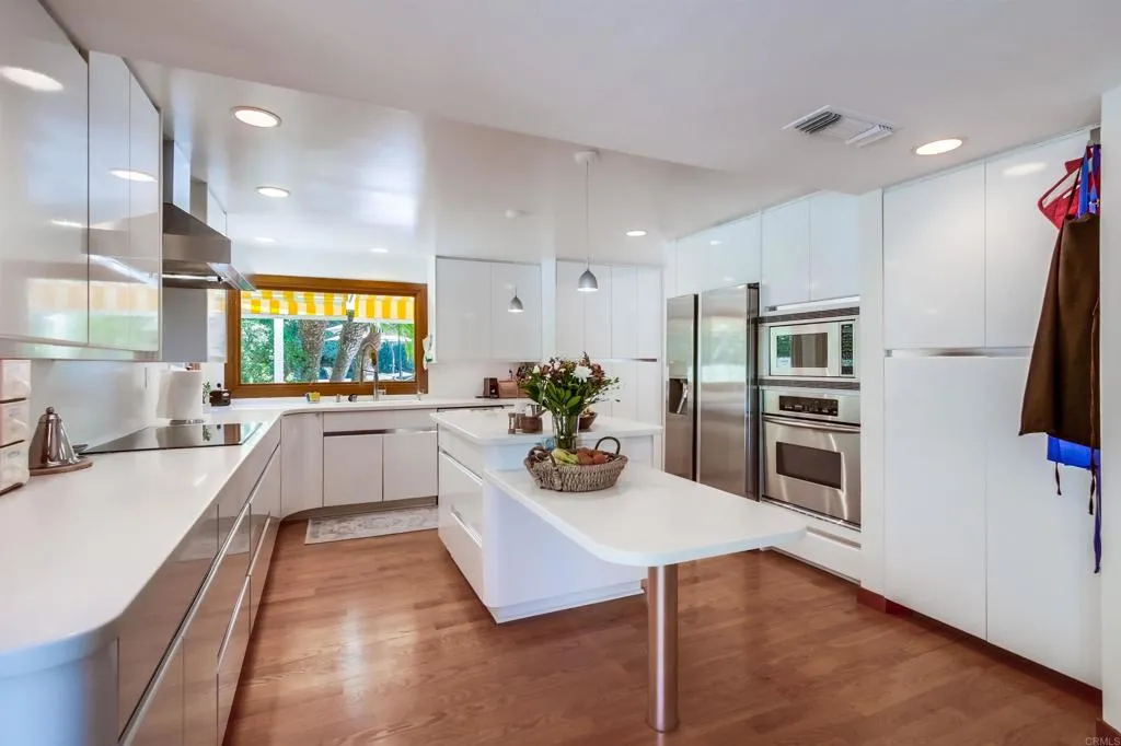 https://cdn.realtyfeed.com/cdn/127/306564470/e1f3678b549b84e854ab1062838fd039.webp