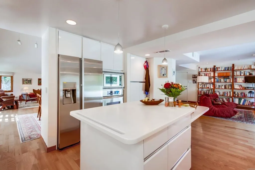 https://cdn.realtyfeed.com/cdn/127/306564470/e285b988c5796407fc423a2c35a81b7e.webp