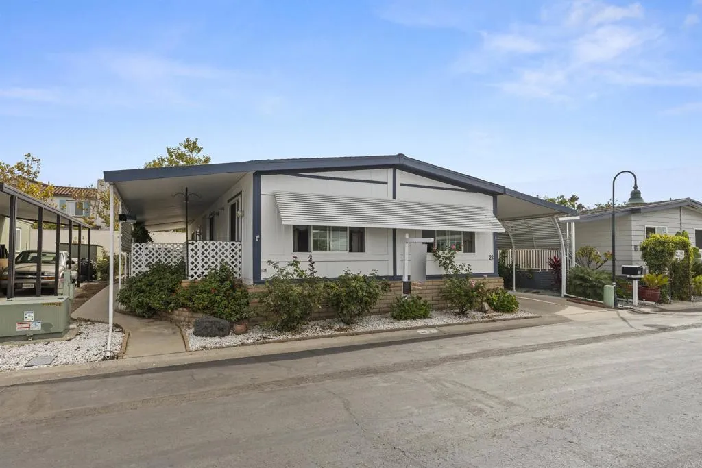 https://cdn.realtyfeed.com/cdn/127/306564525/8d2d595921549d41a5d1adcc45921e81.webp