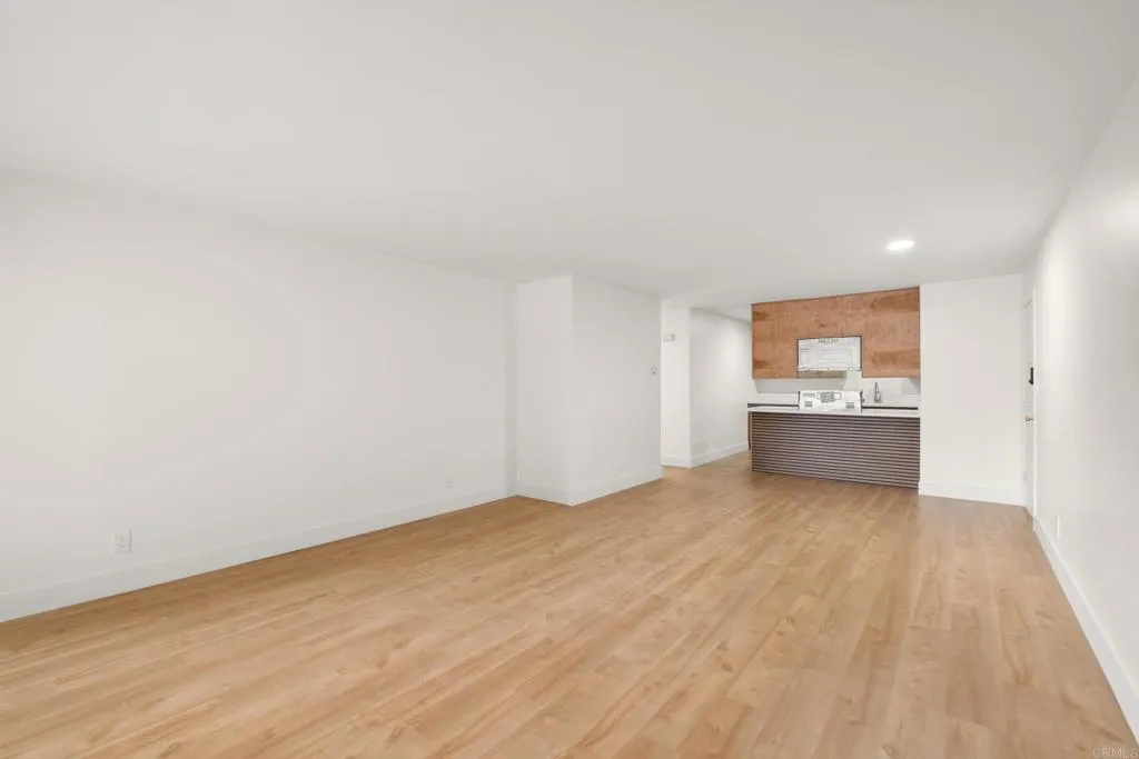 https://cdn.realtyfeed.com/cdn/127/306564550/100e46f1224f1ed85dc7c5b1d96922b1.webp
