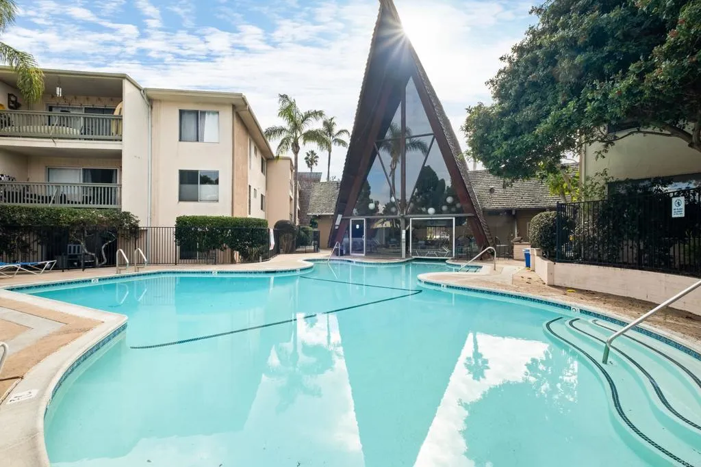 https://cdn.realtyfeed.com/cdn/127/306564550/c107c8314e10ba40bc1a389125bbead0.webp