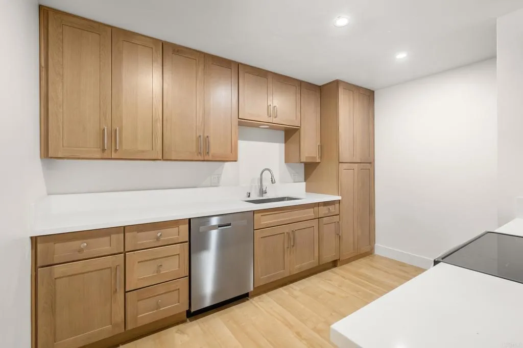https://cdn.realtyfeed.com/cdn/127/306564550/ec1bf4e484d49e2009f2ba3944c46e24.webp