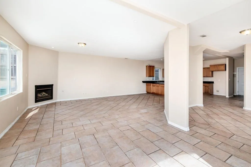 https://cdn.realtyfeed.com/cdn/127/306564561/27ae86a504d7b0e62a9ee3d62a883dd5.webp