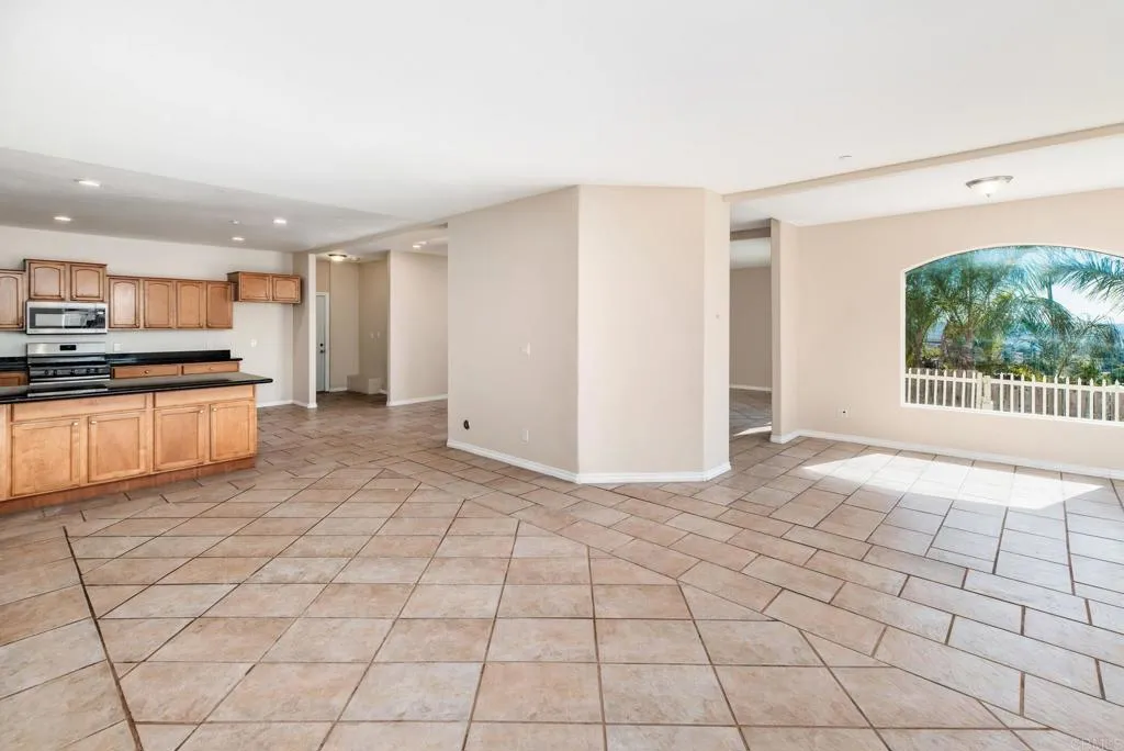 https://cdn.realtyfeed.com/cdn/127/306564561/2b1f4b0fafc69cb95a268445834016d9.webp